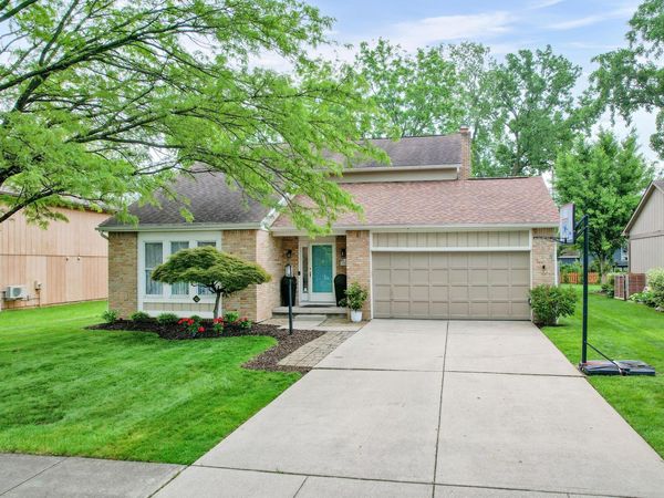3308 Woods Mill Drive , Hilliard, OH 43026
