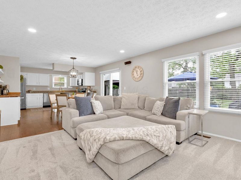 3308 Woods Mill Drive , Hilliard, OH 43026 Photo 16