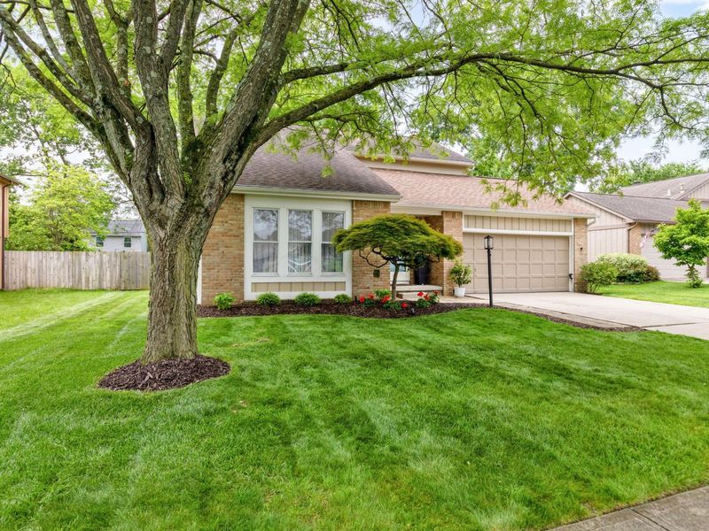 3308 Woods Mill Drive , Hilliard, OH 43026 Photo 5