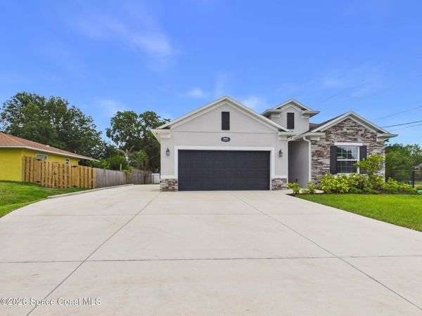 892 Genesee Avenue , Sebastian, FL 32958