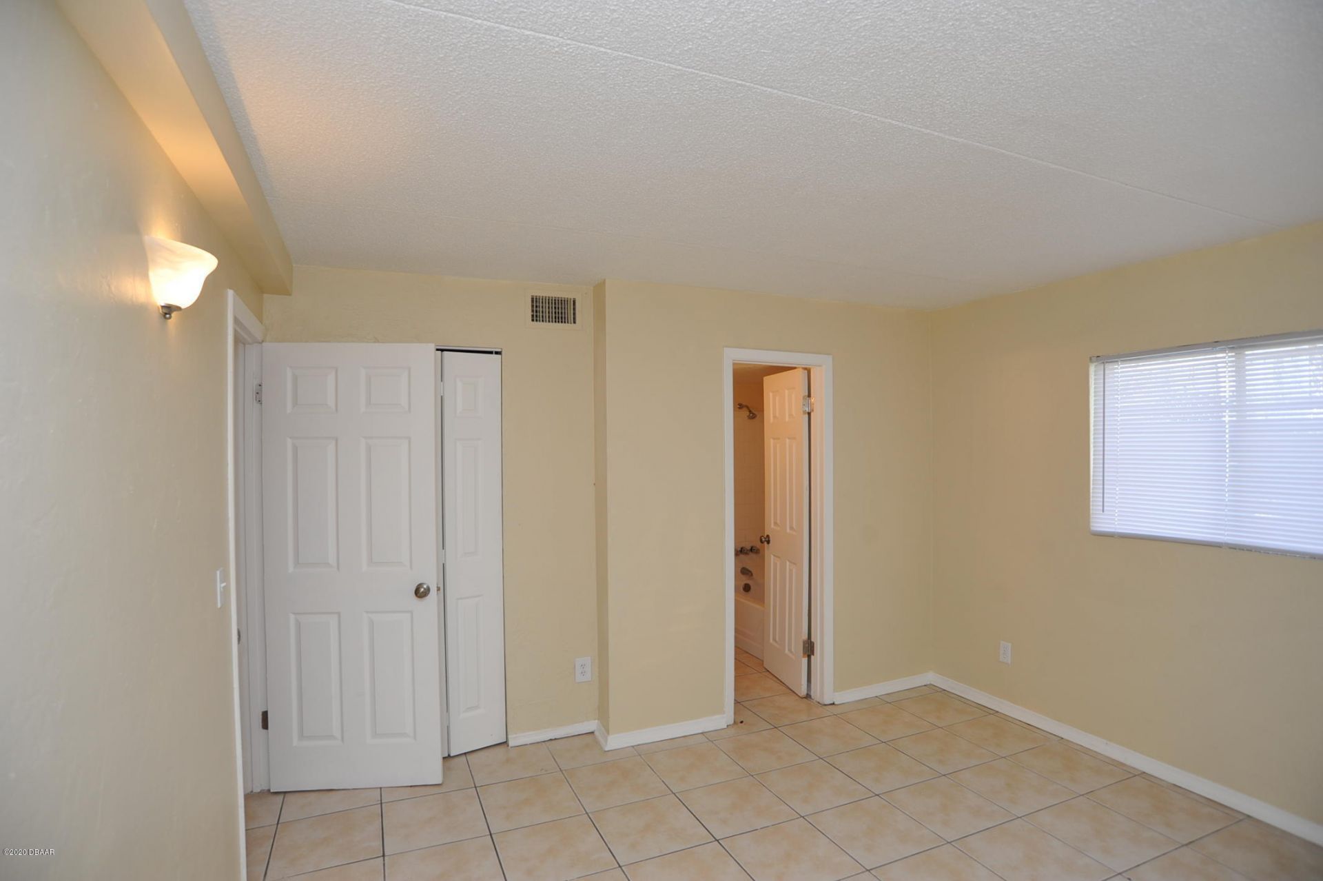415 N Halifax Avenue, Unit 103, Daytona Beach, FL 32118 Photo