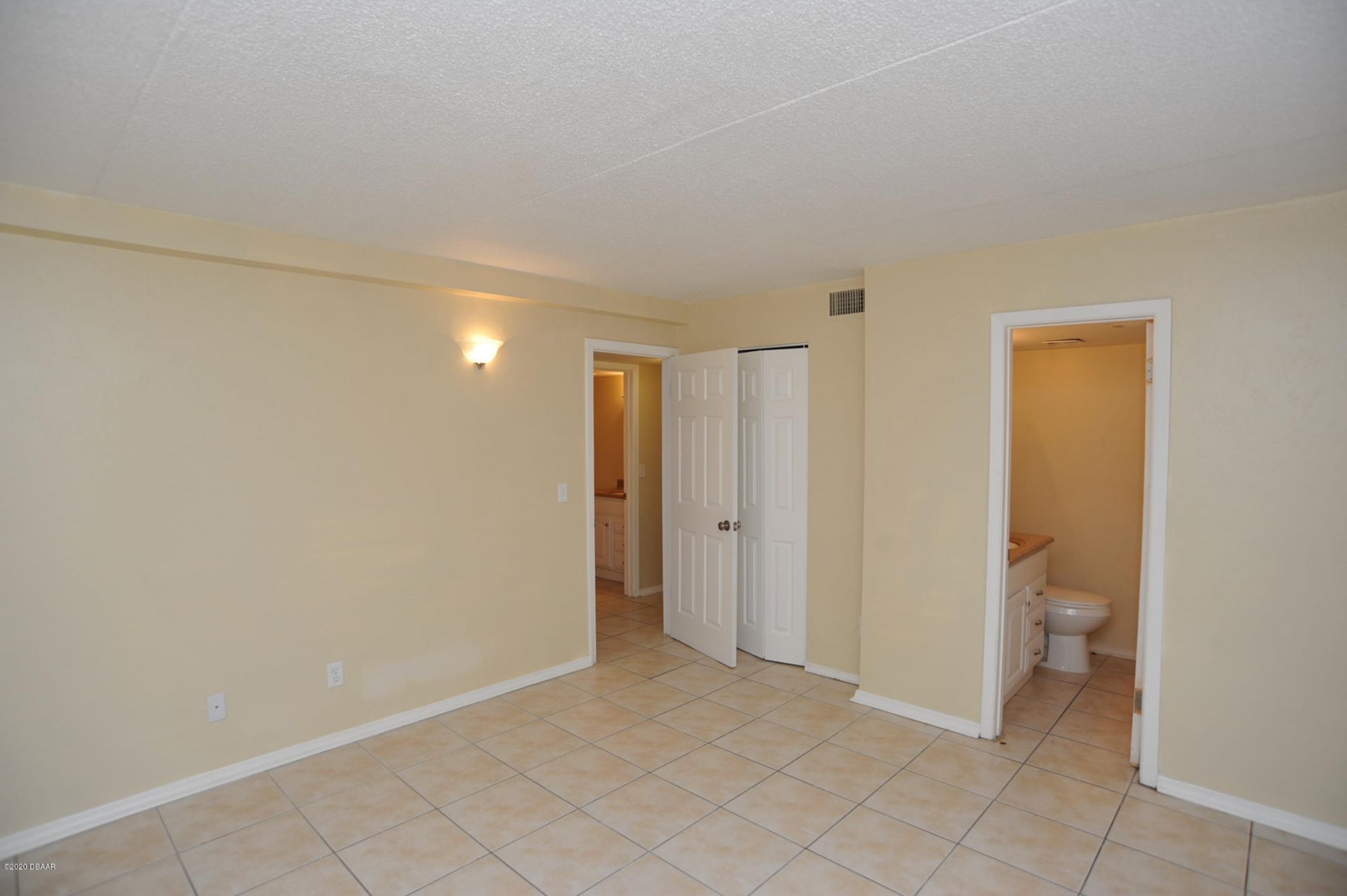 415 N Halifax Avenue, Unit 103, Daytona Beach, FL 32118 Photo
