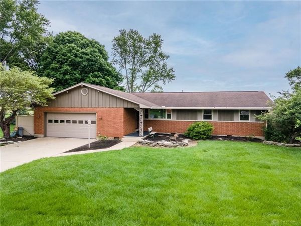 6065 Country Estates Drive, Tipp City, OH 45371