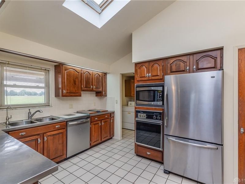 6065 Country Estates Drive, Tipp City, OH 45371 Photo 16