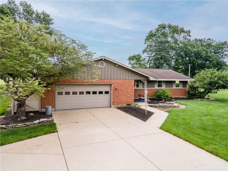 6065 Country Estates Drive, Tipp City, OH 45371 Photo 33