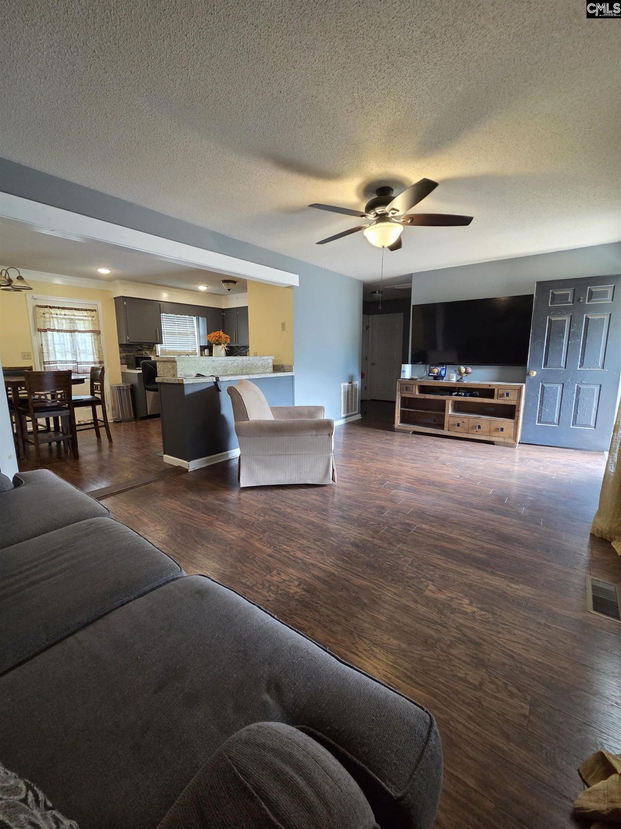 592 Medway Drive  Photo 4