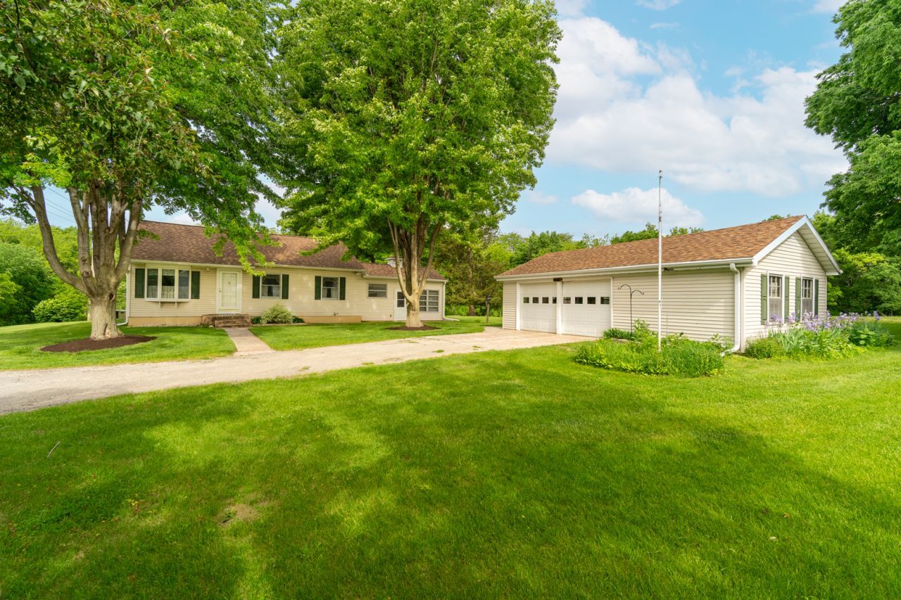 698 N 2853rd Road , Lasalle, IL 61301