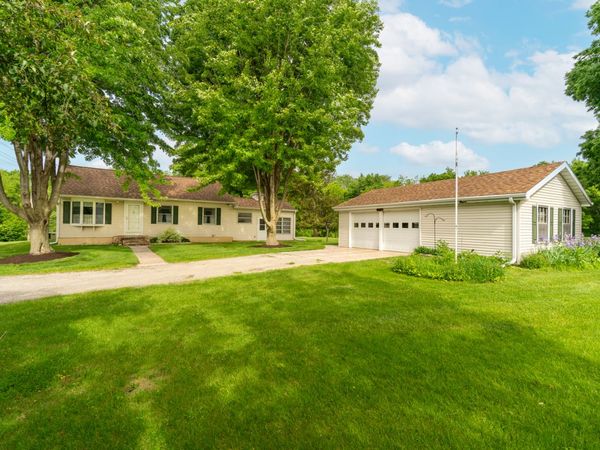 698 N 2853rd Road , Lasalle, IL 61301