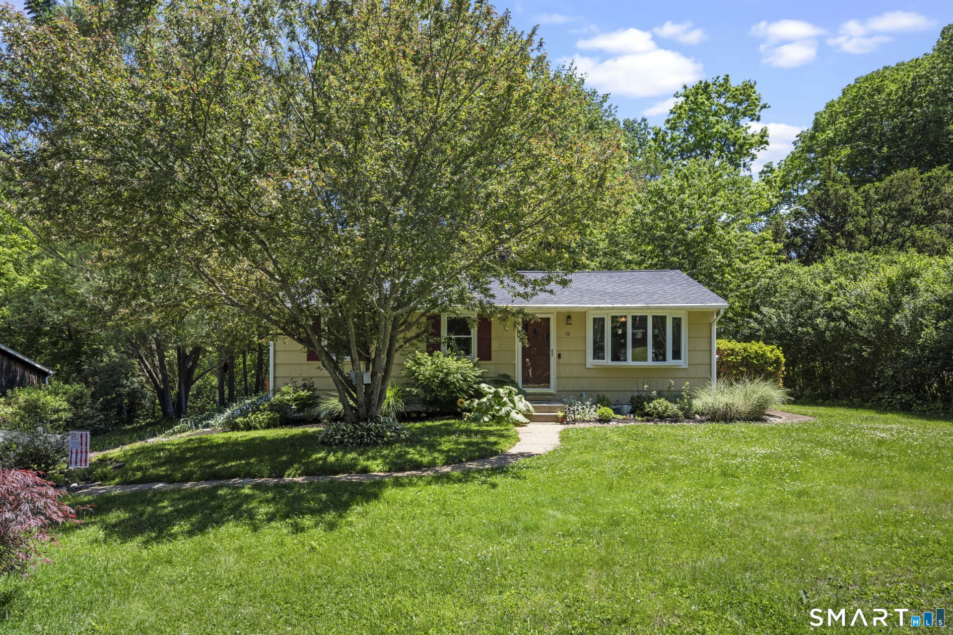 16 Pollys, Montville, CT 06382 Main Photo