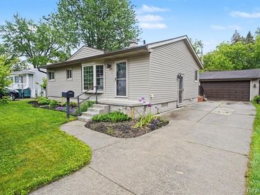 1275 1st Street, Lapeer, MI 48446