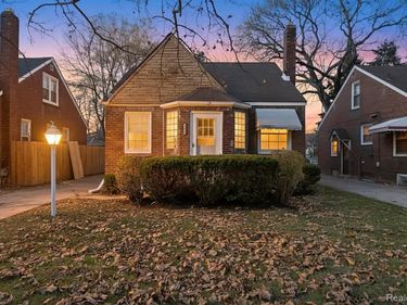 11285 Lakepointe Street, Detroit, MI 48224