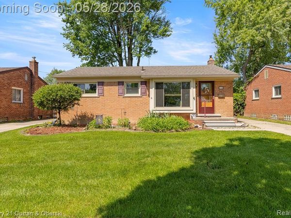 8245 N Hubbard Street, Westland, MI 48185