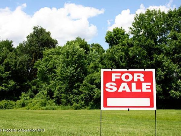 321 Rear Rose Street , Blakely, PA 18452