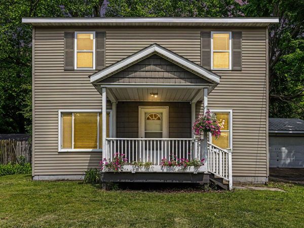 919 Charles Street, Plainwell, MI 49080