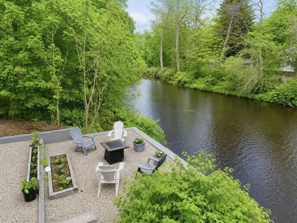 42 Water St, Northampton, MA 01053