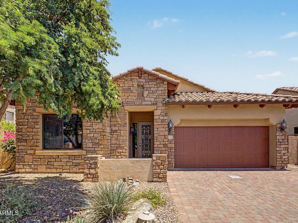 2743 N RAVEN, Mesa, AZ 85207
