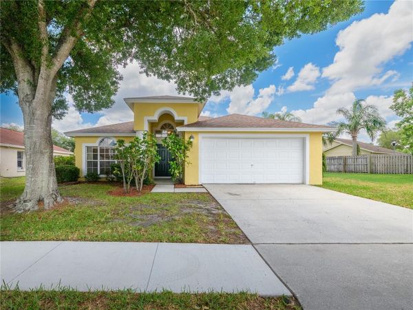 1407 WAKEFIELD DRIVE , BRANDON, FL 33511