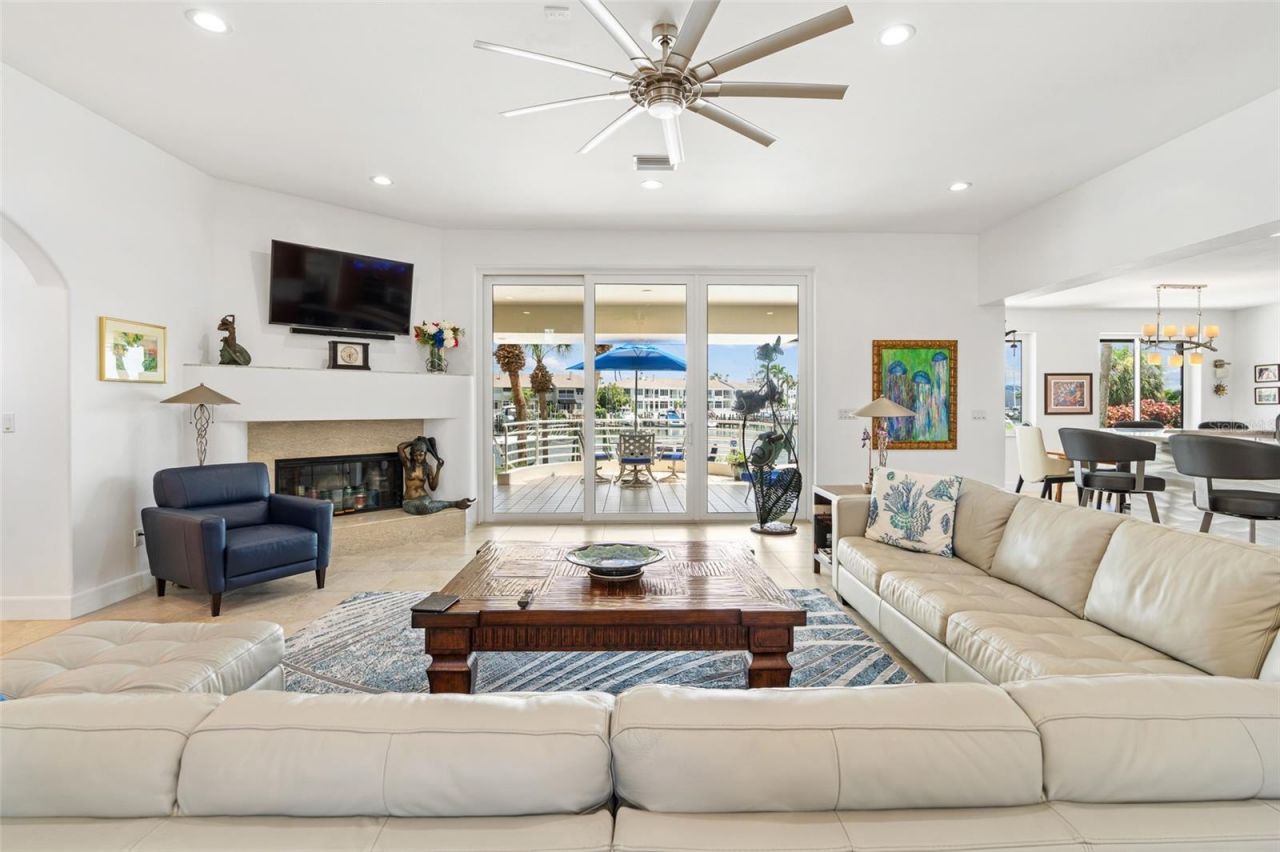833 Ponce De Leon Drive, Tierra Verde, FL 33715 Photo