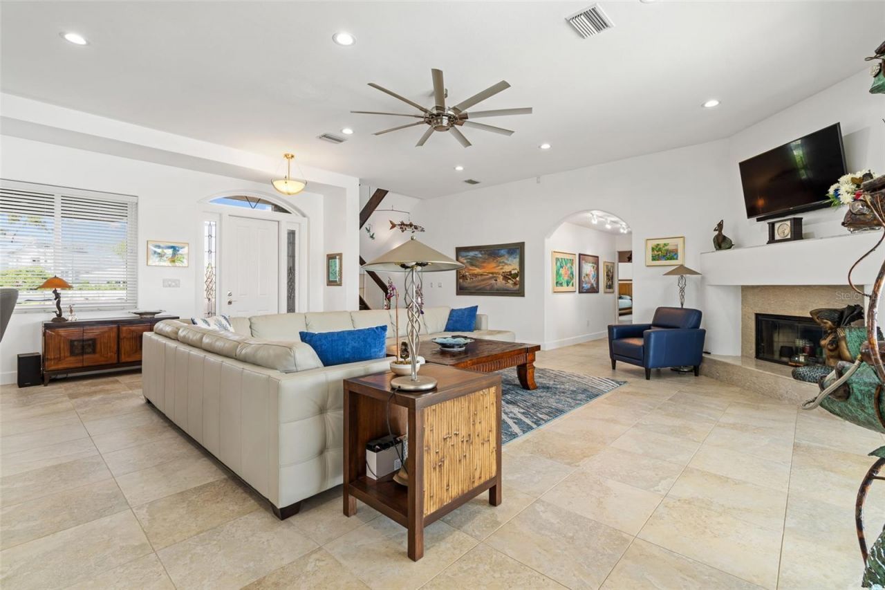 833 Ponce De Leon Drive, Tierra Verde, FL 33715 Photo
