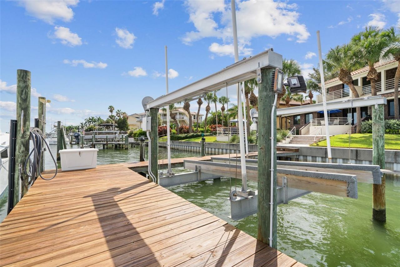 833 Ponce De Leon Drive, Tierra Verde, FL 33715 Photo
