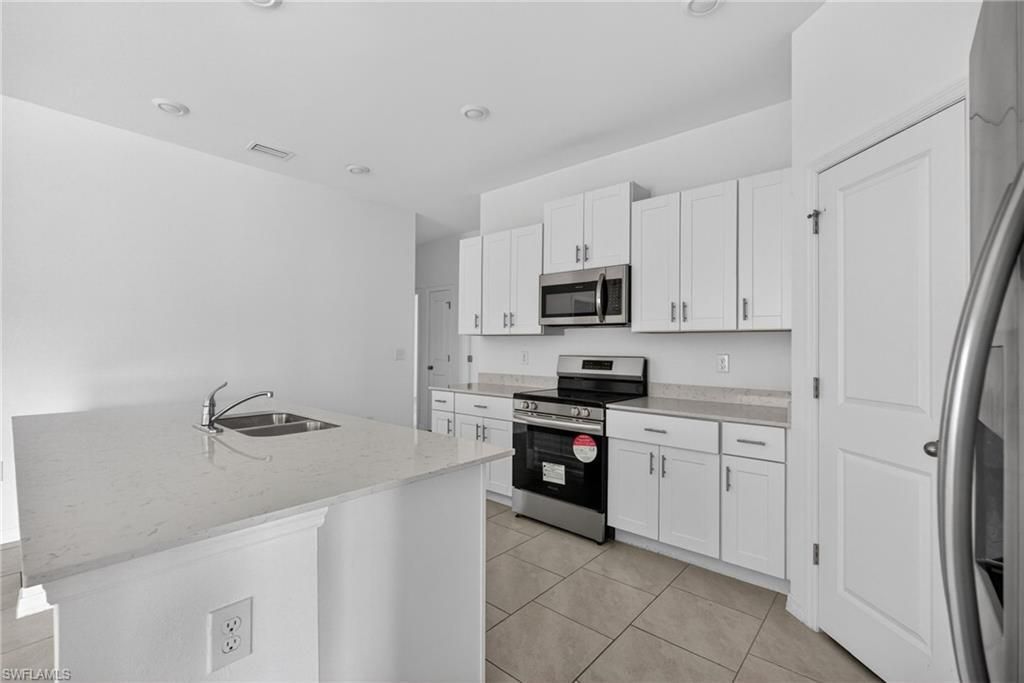 4007 San Clemente Ct , North Fort Myers, FL 33917 Photo