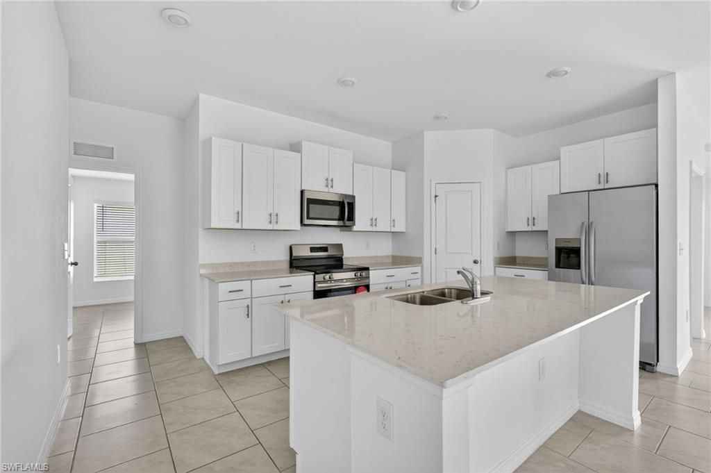 4007 San Clemente Ct , North Fort Myers, FL 33917 Photo