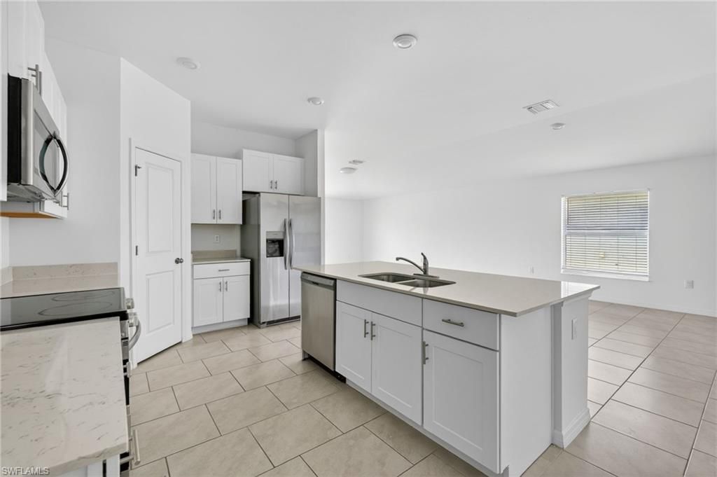 4007 San Clemente Ct , North Fort Myers, FL 33917 Photo