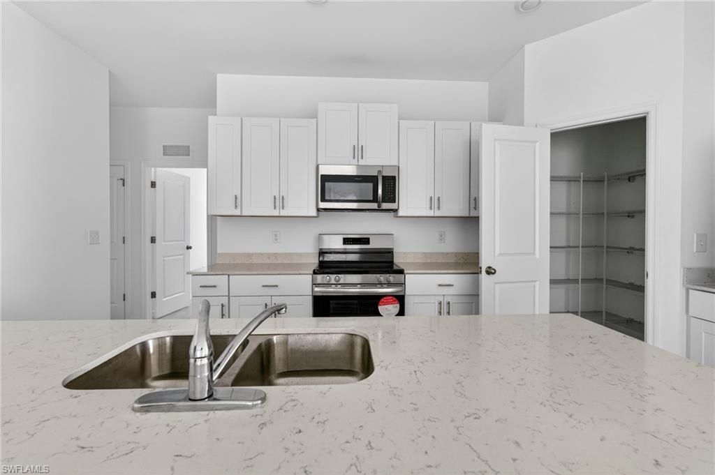 4007 San Clemente Ct , North Fort Myers, FL 33917 Photo