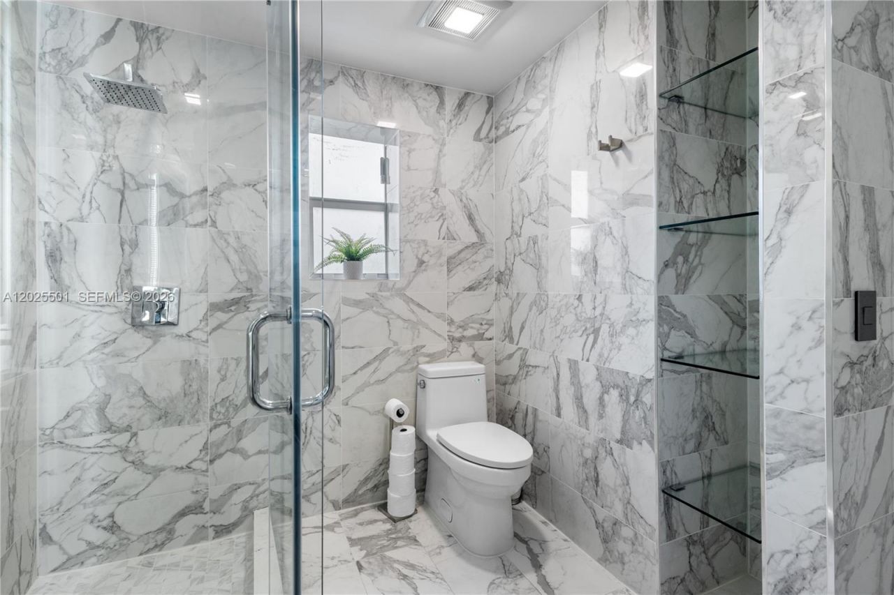 1544 Michigan Ave, Miami Beach, FL 33139 Photo