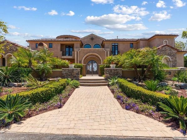 18323 Via Ambiente, Rancho Santa Fe, CA 92067