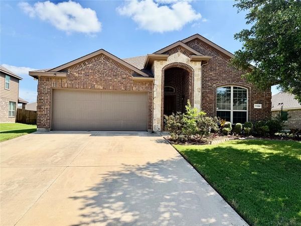 1104 Crest Ridge Drive, Glenn Heights, TX 75154