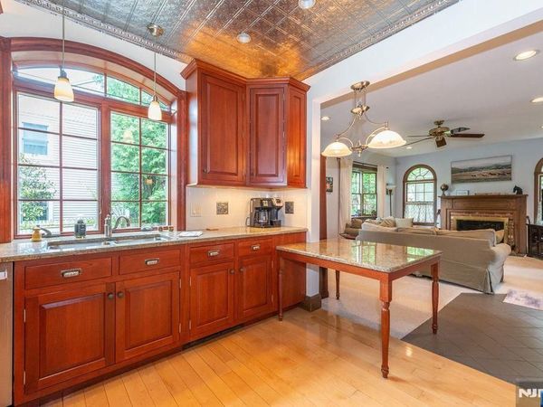 66 Hillside Avenue, MIDLAND PARK, NJ 07432