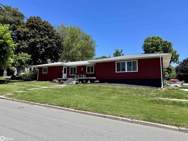 220 E Division, Audubon, IA 50025