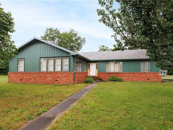 3068 HWY 169 Highway, Liberty, KS 67351