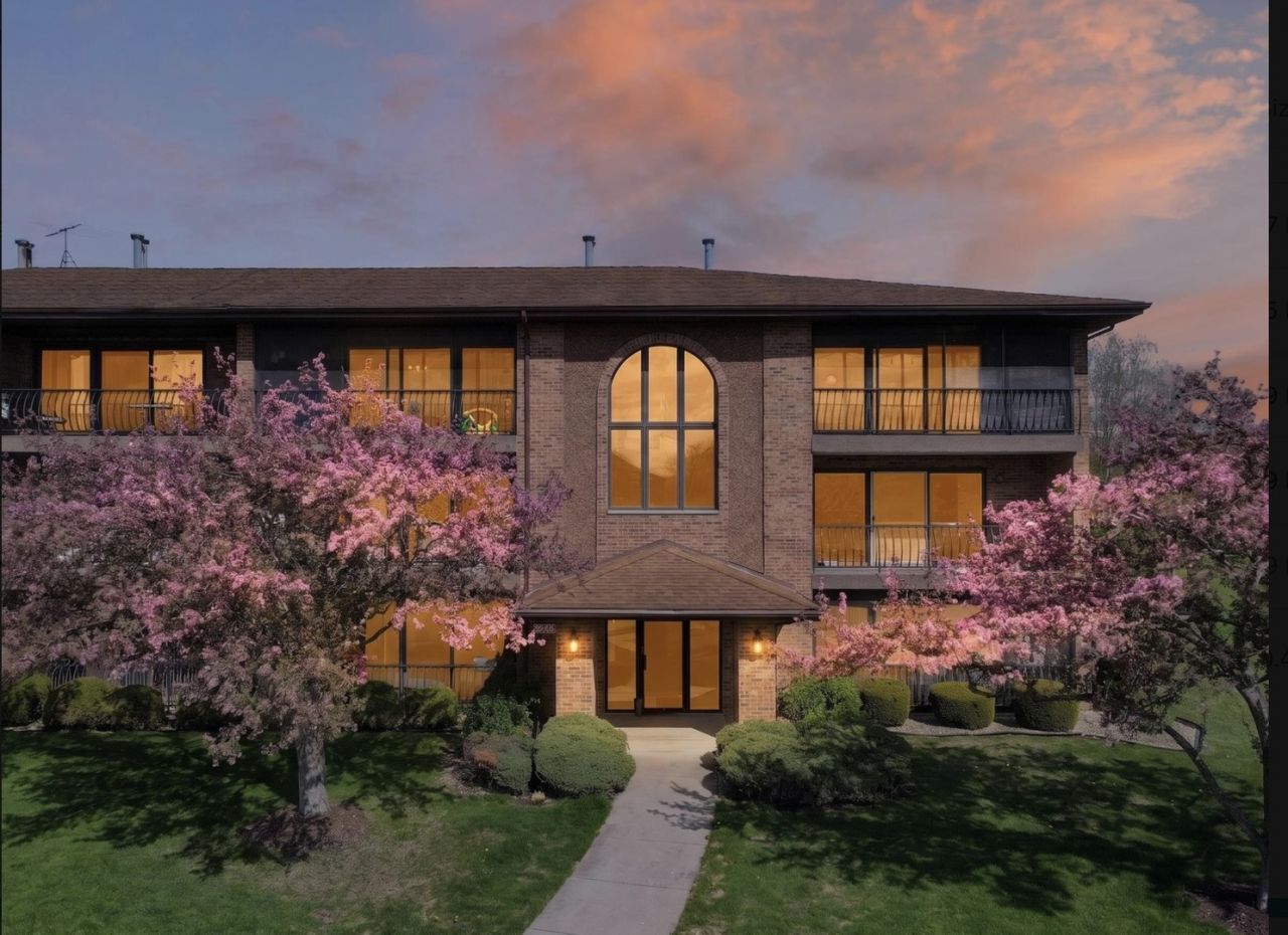 11111 Heritage Drive, Unit 3B, Palos Hills, IL 60465 Main Photo