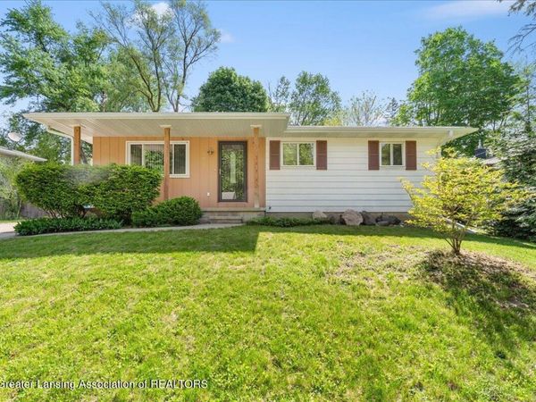 2010 Riverside Court, Lansing, MI 48906