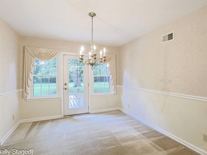 8853 Hollyhock Drive, Cincinnati, OH 45231 Photo 11