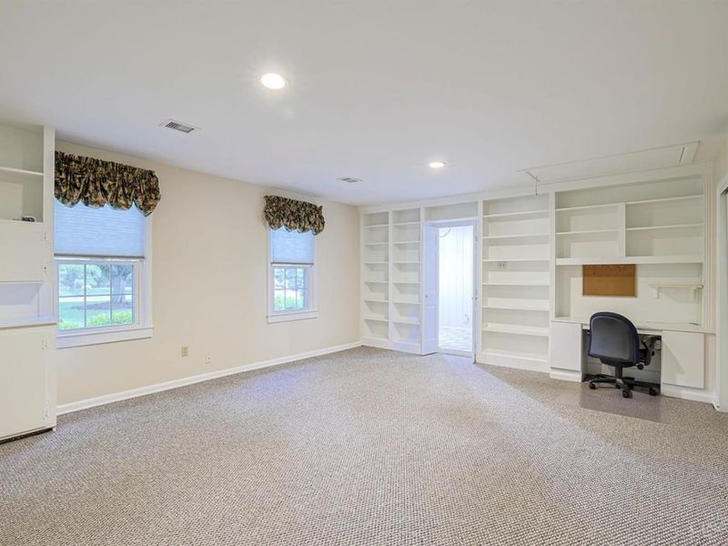 8853 Hollyhock Drive, Springfield Twp., OH 45231 Photo 11