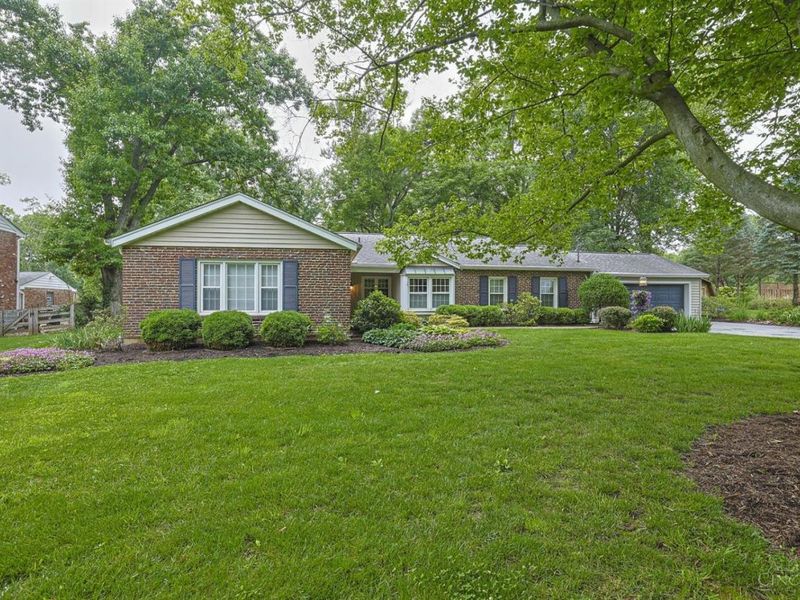 8853 Hollyhock Drive, Springfield Twp., OH 45231 Photo 2