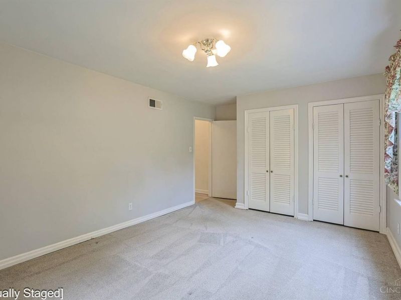 8853 Hollyhock Drive, Cincinnati, OH 45231 Photo 23