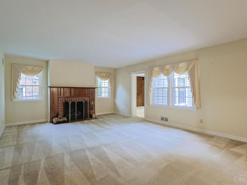8853 Hollyhock Drive, Springfield Twp., OH 45231 Photo 7