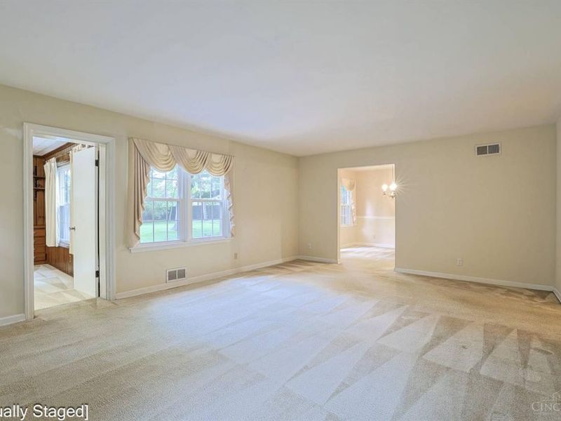 8853 Hollyhock Drive, Cincinnati, OH 45231 Photo 8