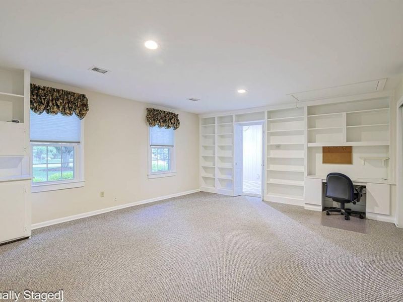 8853 Hollyhock Drive, Cincinnati, OH 45231 Photo 9