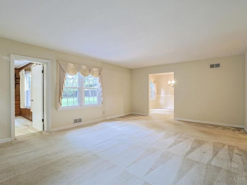 8853 Hollyhock Drive, Springfield Twp., OH 45231 Photo 9