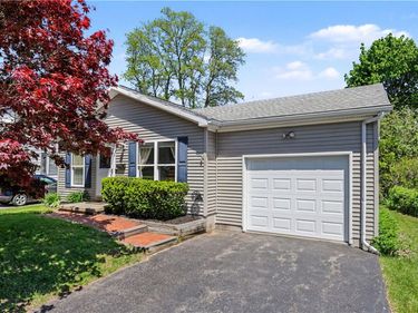 98 Dewberry Drive, Rochester, NY 14622