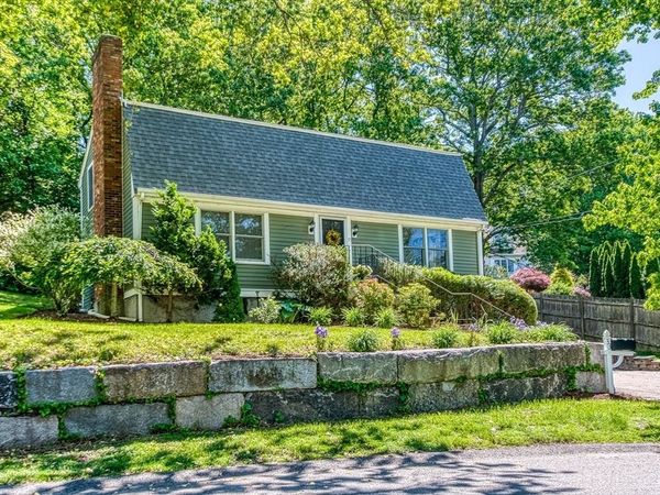 33 Overlook Ave, Dedham, MA 02026