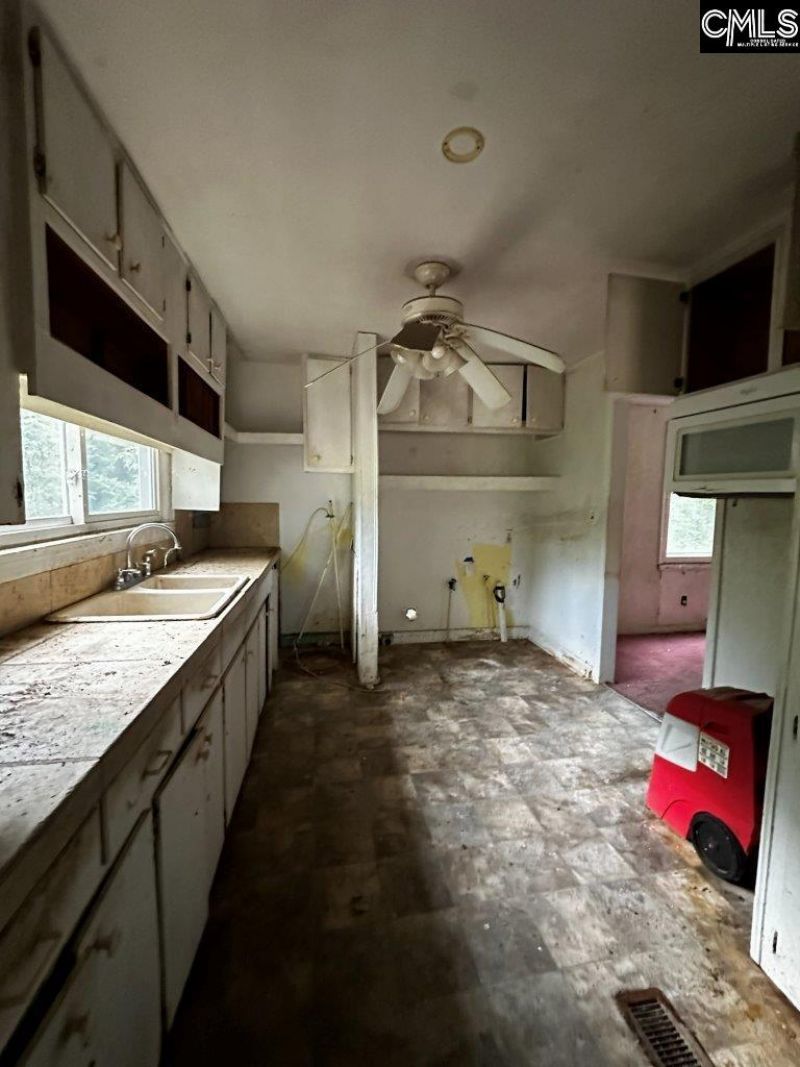 321 Crawford Road Photo 6