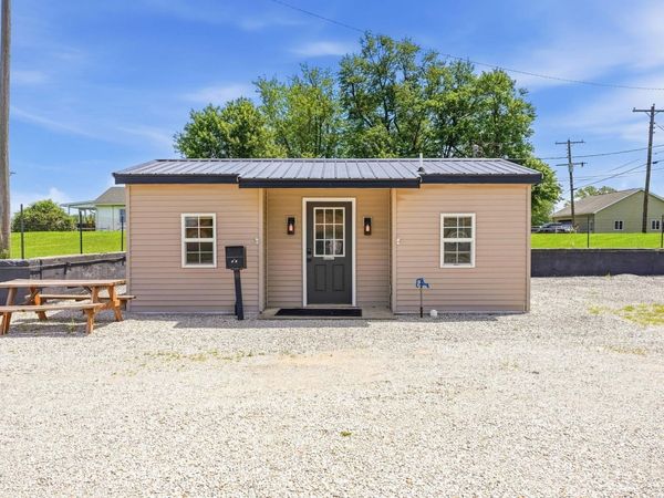 206 S 6th Street, Mitchell, IN 47446