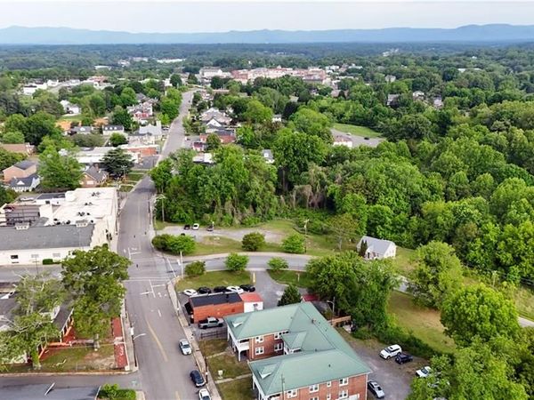1007 Main Street , Mount Airy, NC 27030