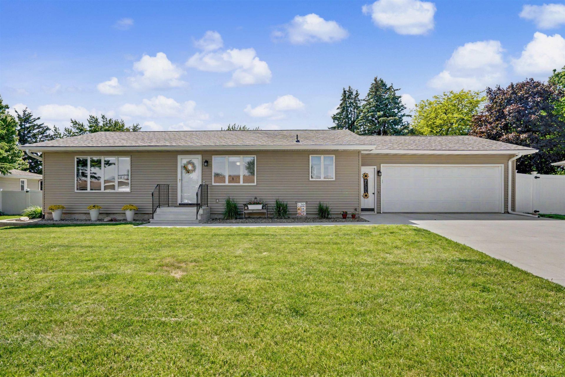 1264 9th Street, Jesup, IA 50648 Main Photo